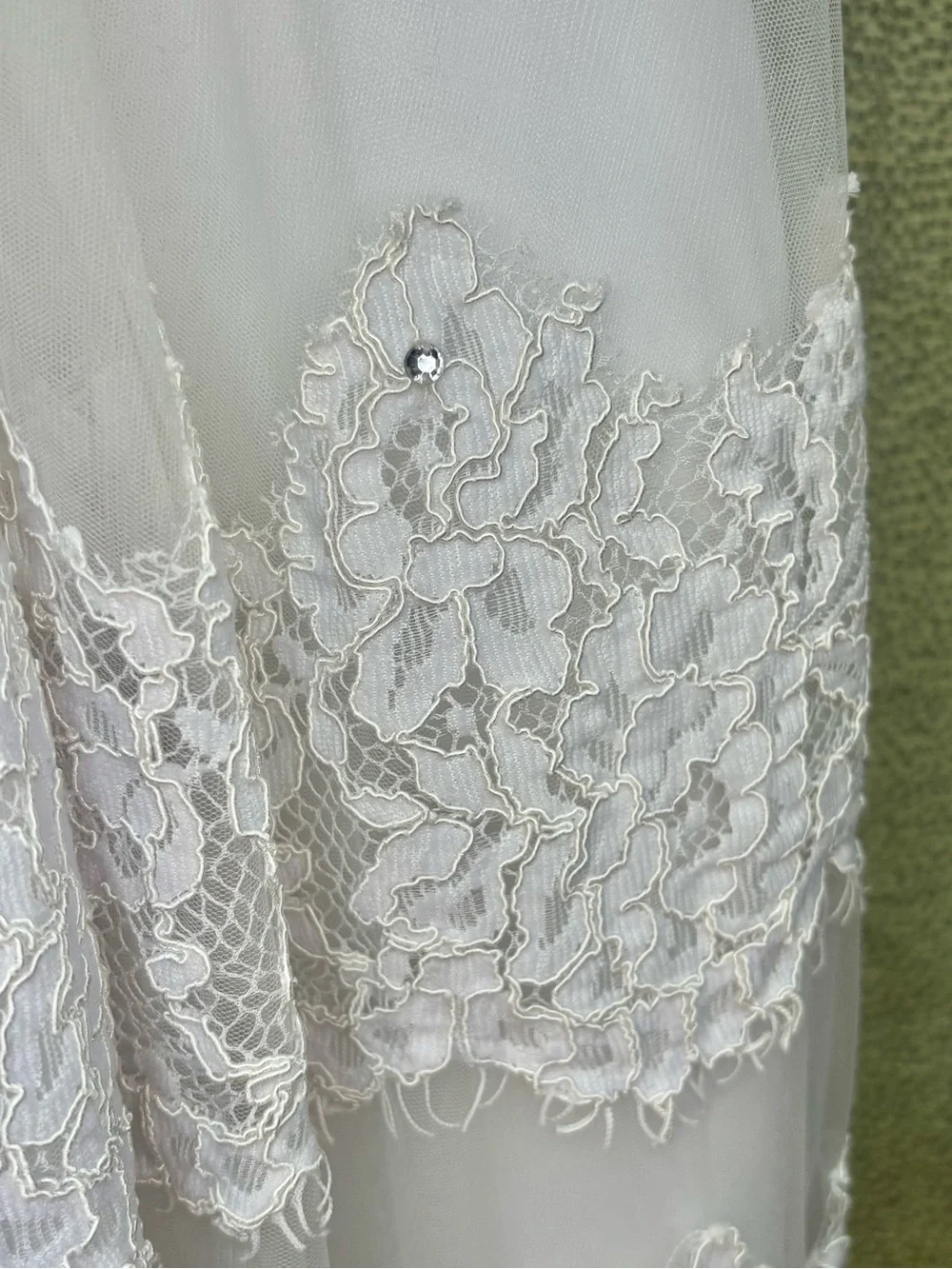 Elegant White Lace & Tulle Girls' Formal Dress
